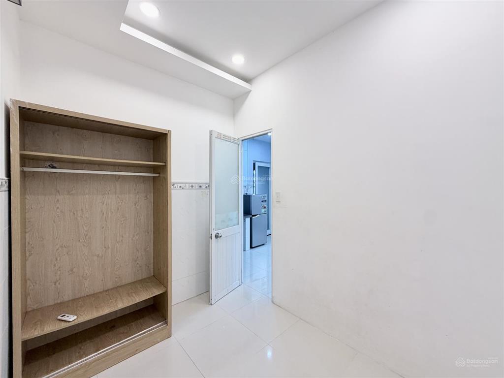 Căn 2pn 1pk 60m² full nt có ban công thang máy mới keng gần đh hutech, uef, ngoại thương, gtvt