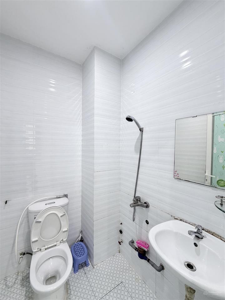 Căn 2pn 1pk 60m² full nt có ban công thang máy mới keng gần đh hutech, uef, ngoại thương, gtvt