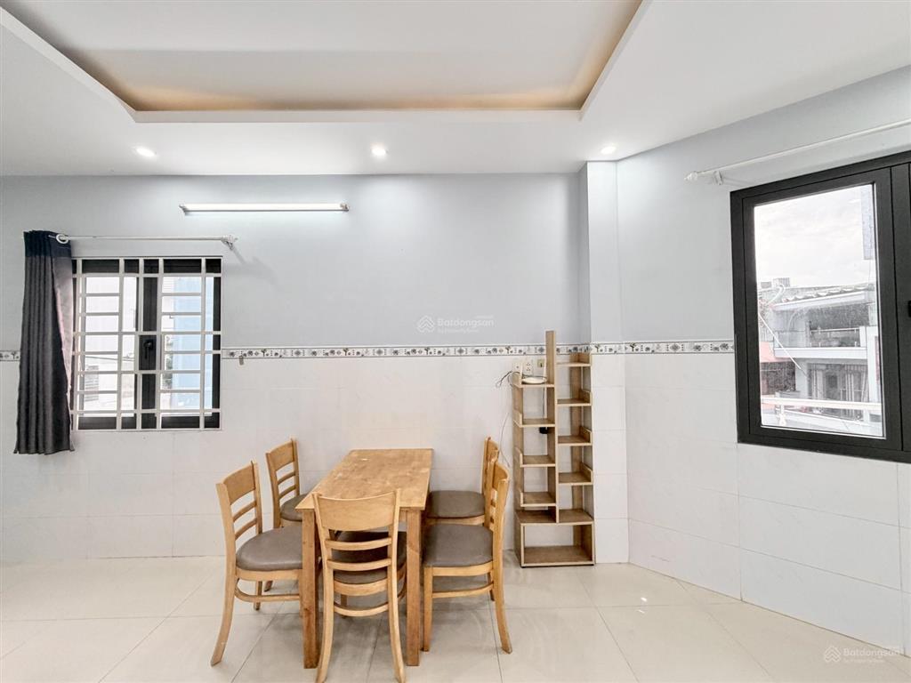 Căn 2pn 1pk 60m² full nt có ban công thang máy mới keng gần đh hutech, uef, ngoại thương, gtvt