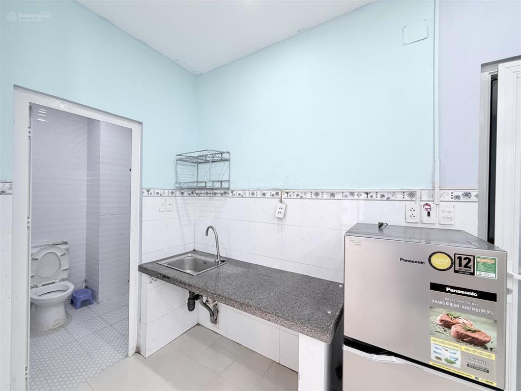 Căn 2pn 1pk 60m² full nt có ban công thang máy mới keng gần đh hutech, uef, ngoại thương, gtvt