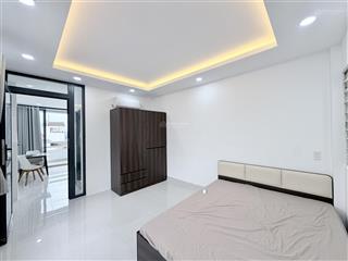 Căn hộ mới 100% 1pn ban công tách bếp full nt có hầm xe, thang máy rộng 50m2