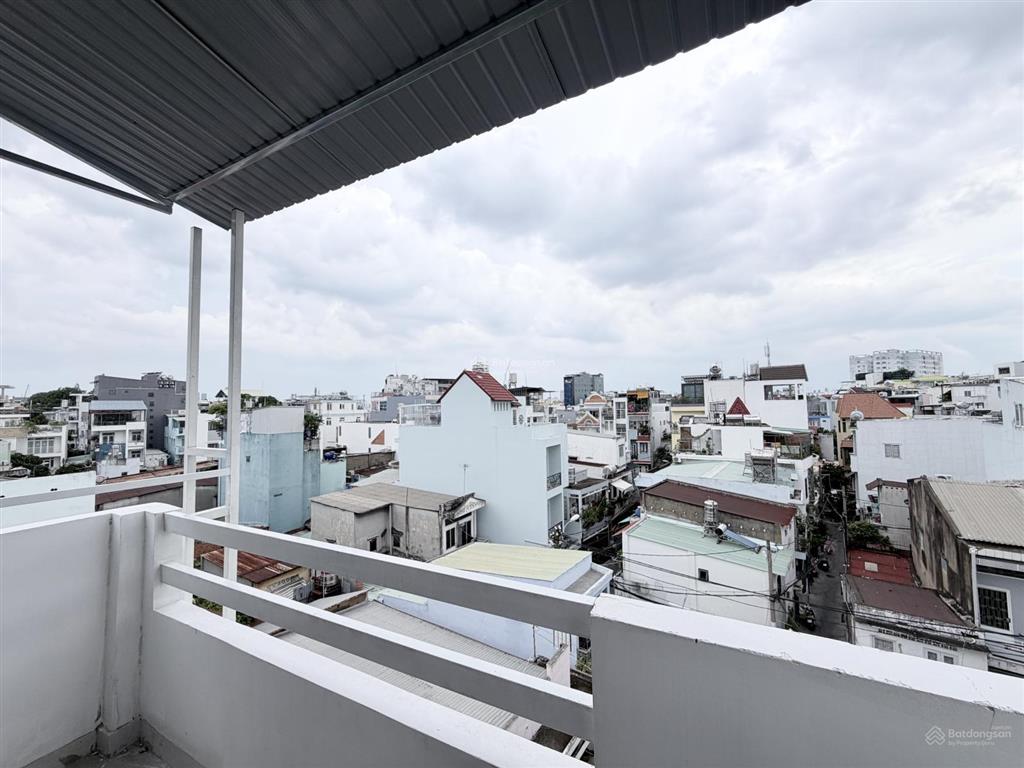 Căn hộ mới 100% 1pn ban công tách bếp full nt có hầm xe, thang máy rộng 50m2