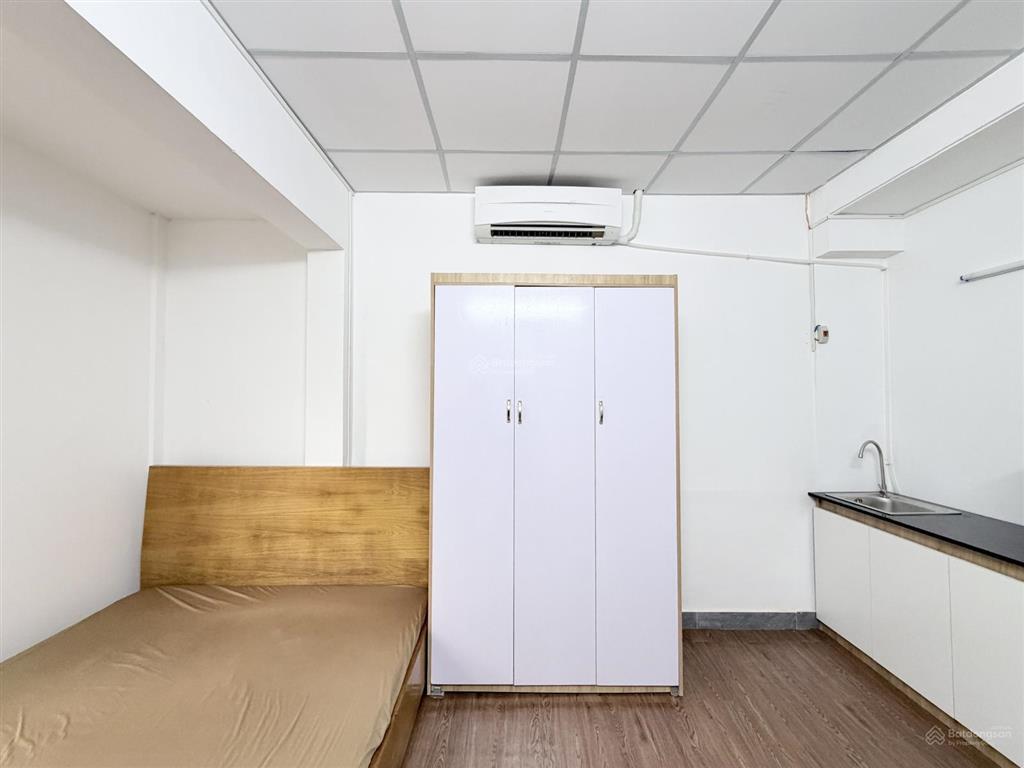 Phòng cửa sổ 25m2 mới 100% fullnt có giặt sấy ra vào vân tay an ninh ngay công viên phú nhuận