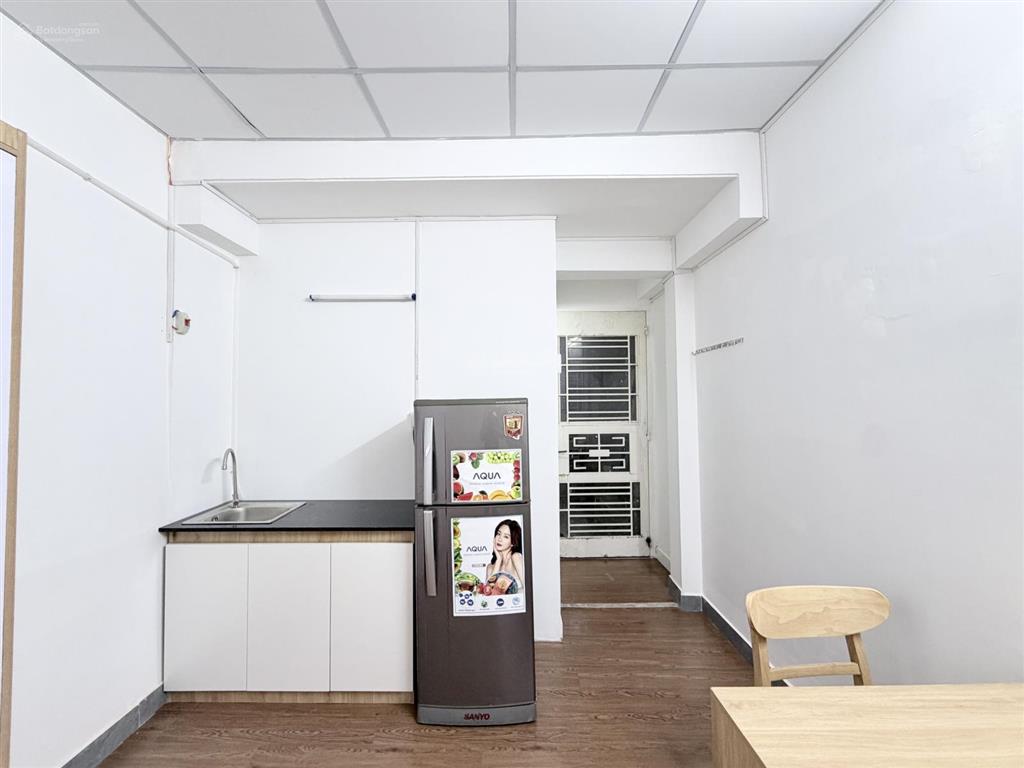 Phòng cửa sổ 25m2 mới 100% fullnt có giặt sấy ra vào vân tay an ninh ngay công viên phú nhuận
