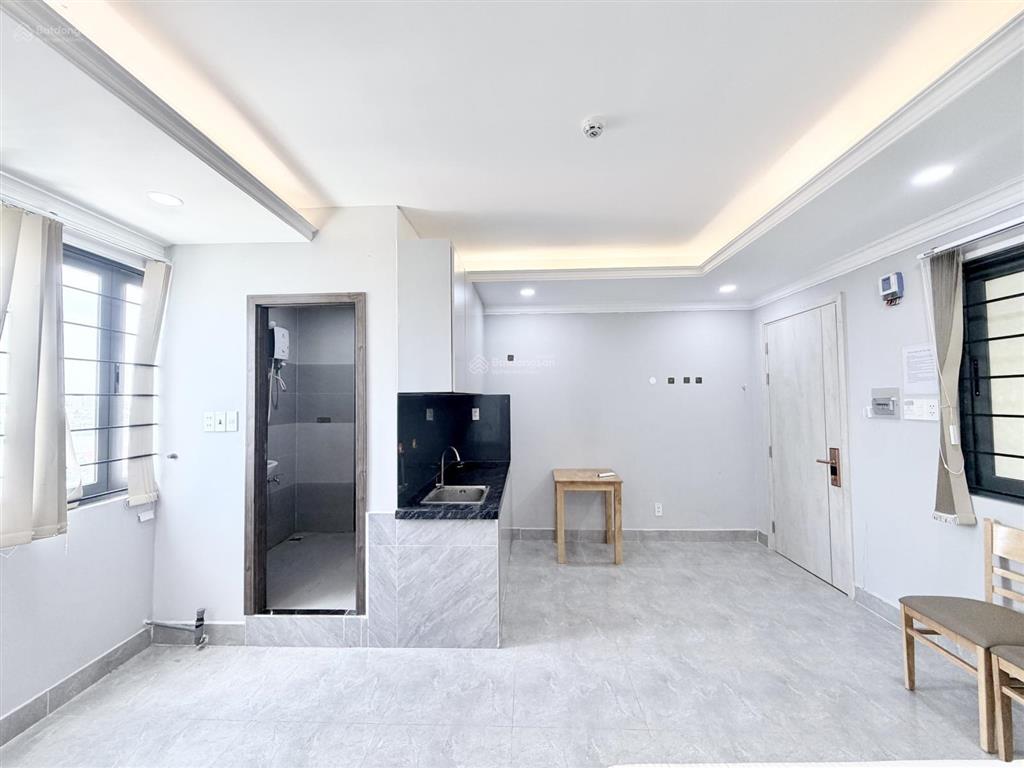 Căn hộ stu cửa sổ view sông 28m2 nhà biệt thự có hầm xe, thang máy, bảo vệ 24/7