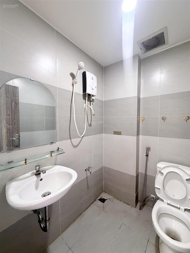 Căn hộ stu cửa sổ view sông 28m2 nhà biệt thự có hầm xe, thang máy, bảo vệ 24/7