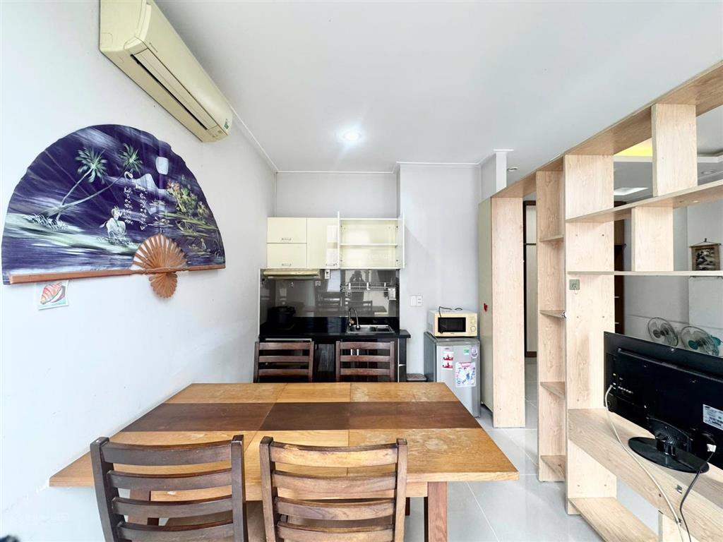 Căn stu cửa sổ view kính ngay ngã tư hàng xanh, full nt có thang máy đi bộ qua hutech chỉ tính điện