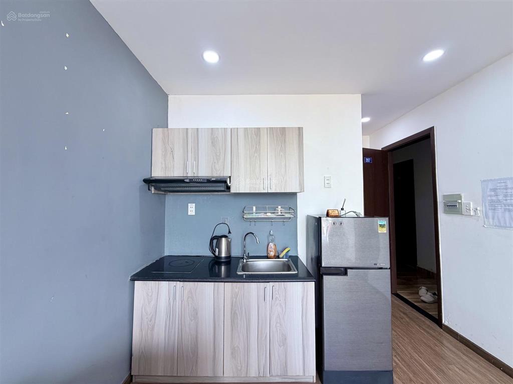 Căn hộ ban công 30m2 full nt cao cấp có hầm xe, thang máy, bảo vệ 24/7 gần đại học hutech, uef, uth