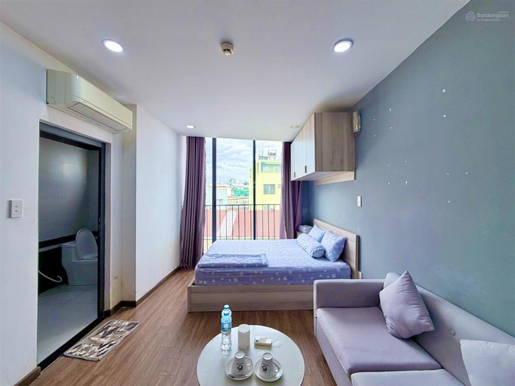 Căn hộ ban công 30m2 full nt cao cấp có hầm xe, thang máy, bảo vệ 24/7 gần đại học hutech, uef, uth
