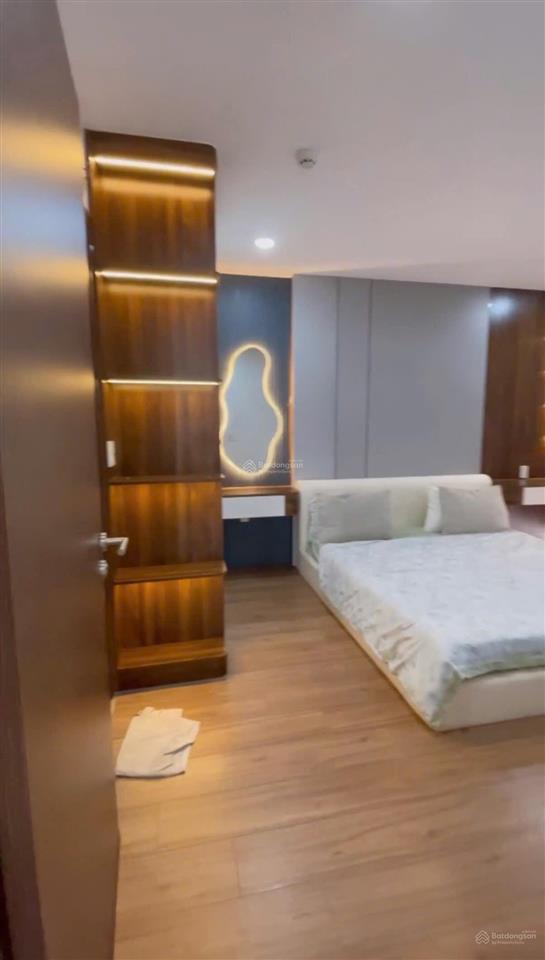 Còn xót lại hiếm có căn này. vị trí trung tâm gần các trung tâm hành chính. phù hợp mua ở
