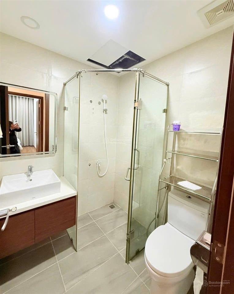 Còn xót lại hiếm có căn này. vị trí trung tâm gần các trung tâm hành chính. phù hợp mua ở