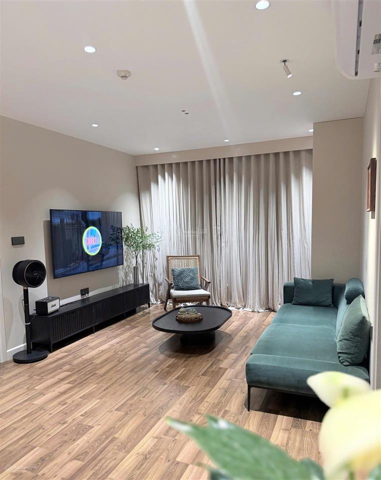 8,65 tỷ  toà diamond 110m²3pn, tầng trung, view đường tàu điện hồ tùng mậu, ngắm pháo hoa