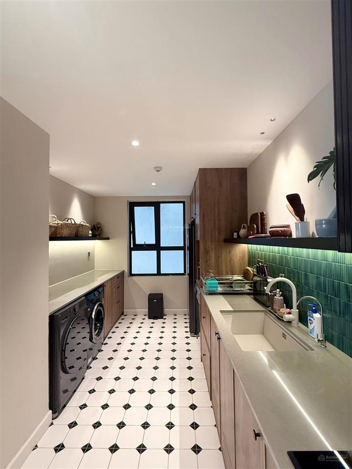 8,65 tỷ  toà diamond 110m²3pn, tầng trung, view đường tàu điện hồ tùng mậu, ngắm pháo hoa