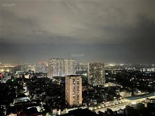 7.6 tỷ bán căn hộ 121m2  3pn tầng trung, view thành phố, hướng nam mát mẻ