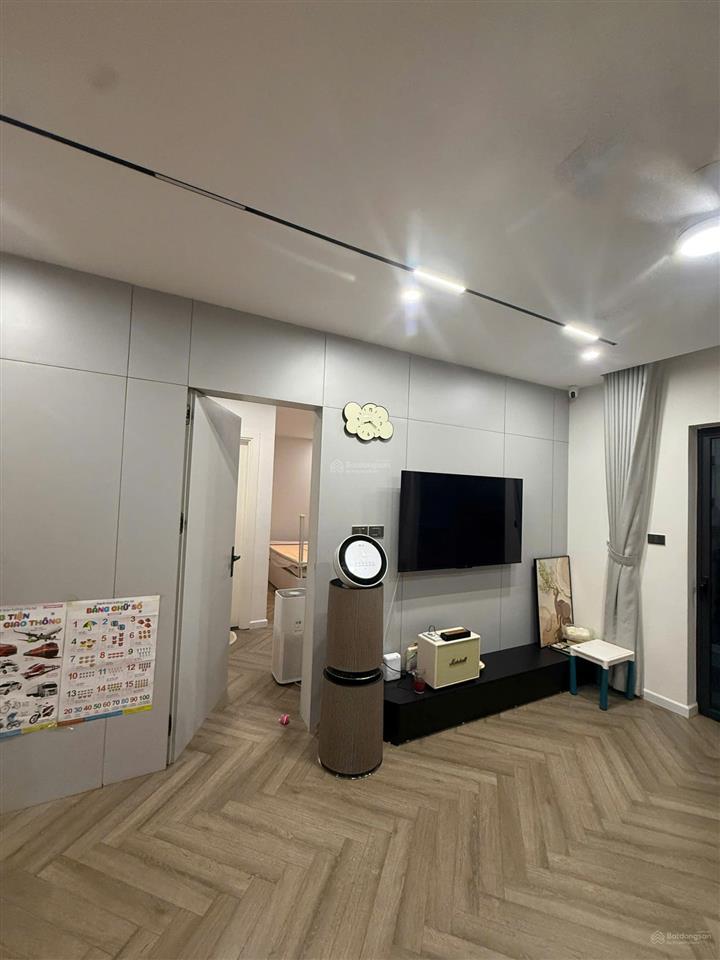 Căn góc hoa hậu 2pn93m goldmark city  136 hồ tùng mậu, tầng trung, hướng mát, view thành phố