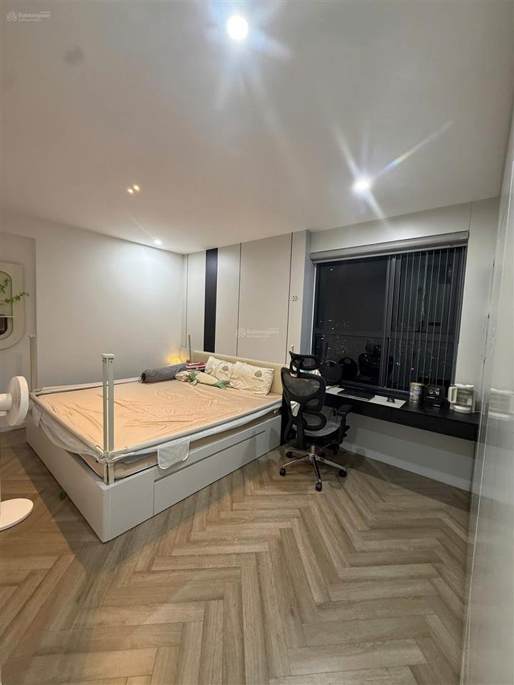 Căn góc hoa hậu 2pn93m goldmark city  136 hồ tùng mậu, tầng trung, hướng mát, view thành phố