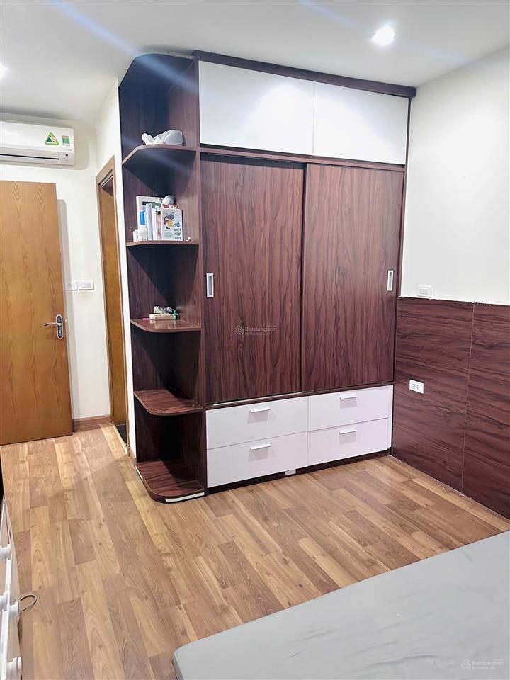 4,5 tỷ chính chủ, bán căn hộ 83m², 2pn, tầng trung, có slot ô tô, tại goldmark city 136 hồ tùng mậu