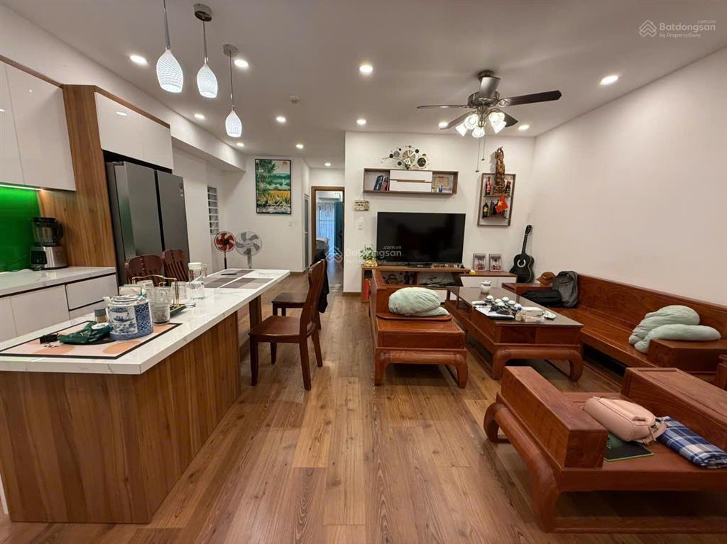 Chính chủ bán căn hộ thuận việt, 319 lý thường kiệt, 90m, 3 phòng ngủ, sổ hồng, $ 5.7 tỷ 0901 499 ***