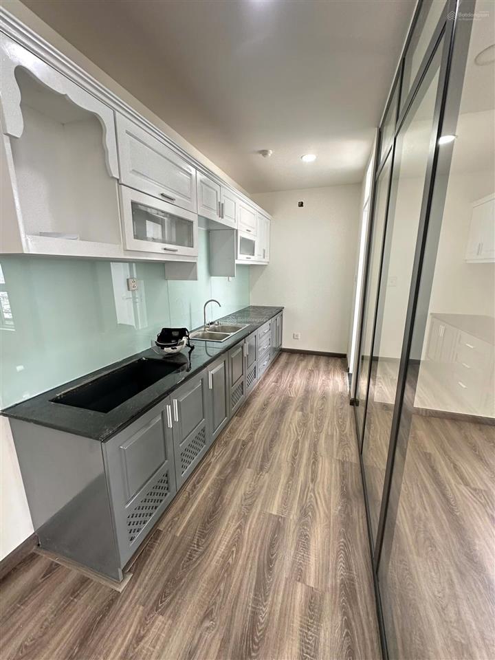 Chính chủ bán căn hộ valeo, 86m, 3 phòng ngủ 2wc view đông nam, sổ hồng, giá 4.8 tỷ tuấn 0901 499 ***