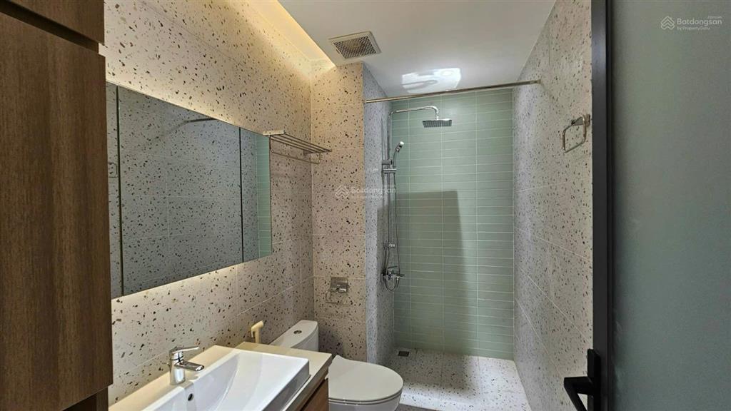 Ban quản lí bán căn hộ kingston, 83m 2 phòng ngủ, ban công dài, sổ hồng, giá 7.5 tỷ tuấn 0901 499 ***