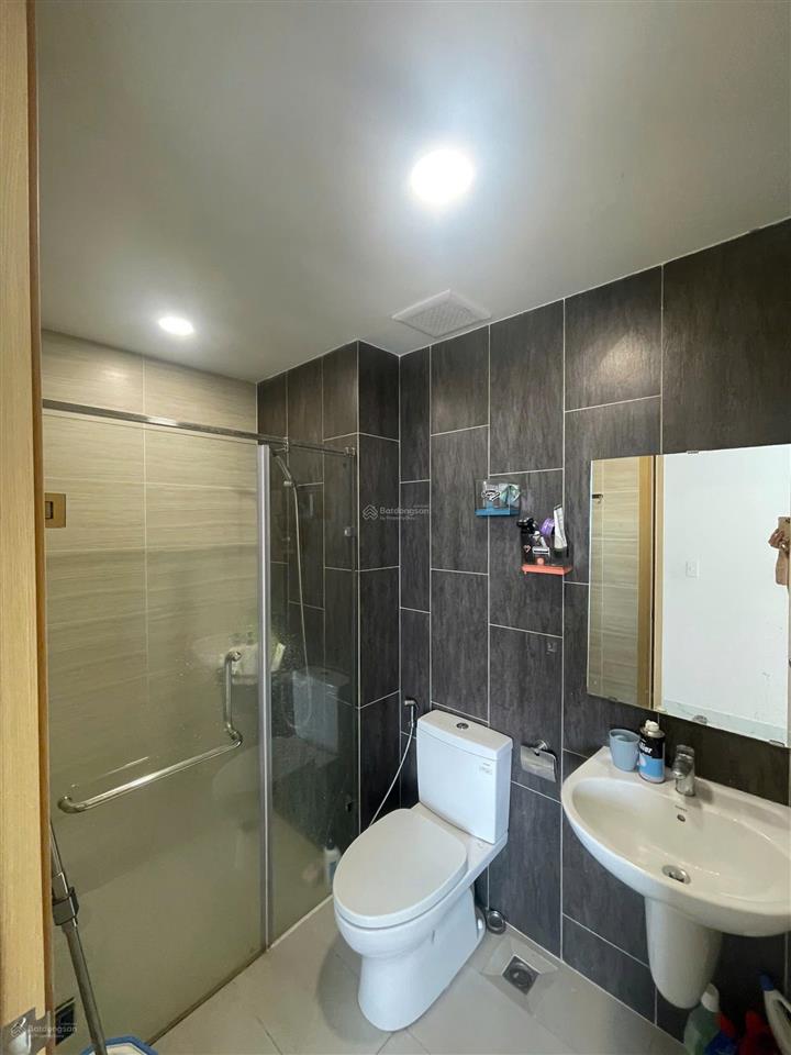 Chính chủ bán căn hộ res 11, 82m2, 2 phòng ngủ, 2wc, sổ hồng, giá qua tốt 5.3 tỷ, tuấn 0901 499 ***