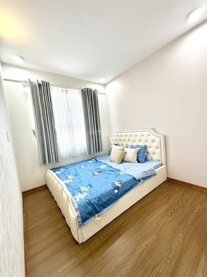 Chính chủ bán căn hộ melody, 70m, 2 phòng ngủ, 2wc, view sân bay, hàng hiếm, 3.9 tỷ tuấn 0901 499 ***