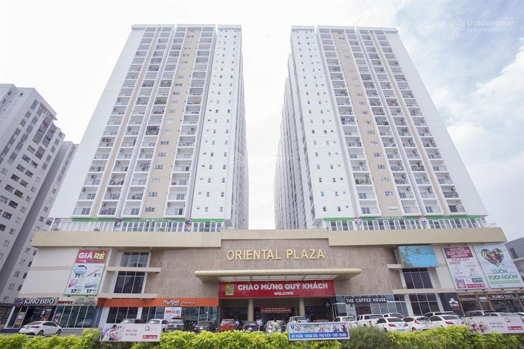 Chính chủ bán căn hộ oriental plaza, 82m, 2 phòng ngủ sáng, view đông nam $ 3.9 tỷ tuấn 0901 499 ***