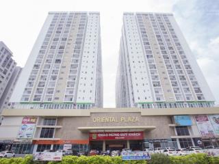 Chính chủ bán căn hộ oriental plaza, 82m, 2 phòng ngủ sáng, view đông nam $ 3.9 tỷ tuấn 0901 499 ***