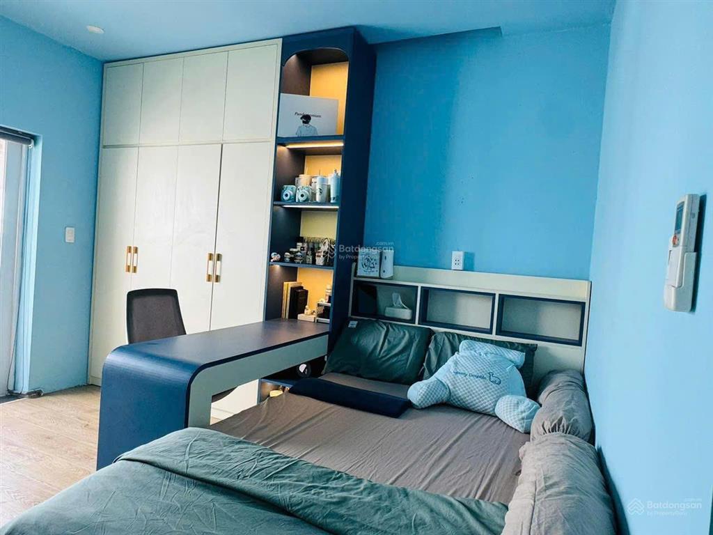 Chính chủ bán căn hộ oriental plaza, 82m, 2 phòng ngủ sáng, view đông nam $ 3.9 tỷ tuấn 0901 499 ***