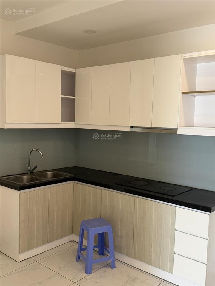 Chính chủ bán căn hộ terra royal, 72m , 2 phòng, 2wc, view lý chính thắng, sổ giá 9.9 tỷ 0901 499 ***