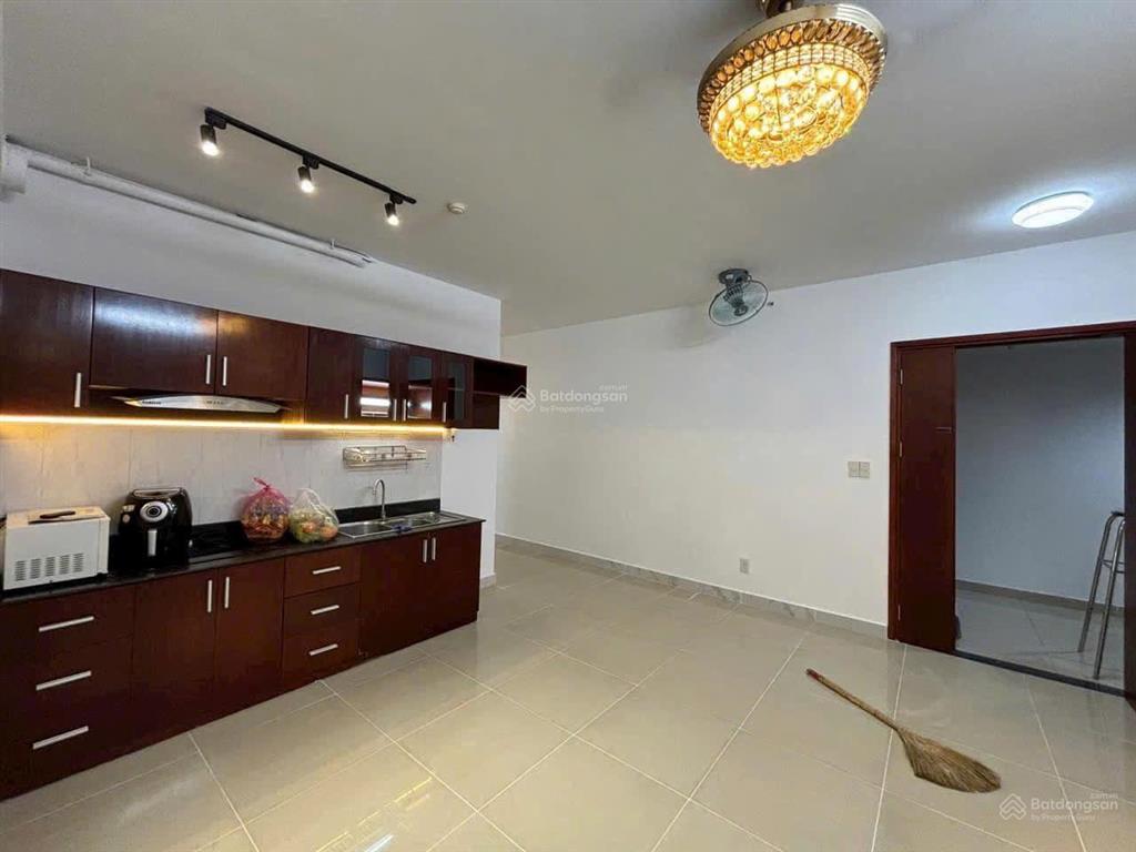 Chính chủ bán căn hộ carillon 1, 60m, căn góc, 2 phòng ngủ, view sân bay $ 4.8 tỷ tuấn 0901 499 ***