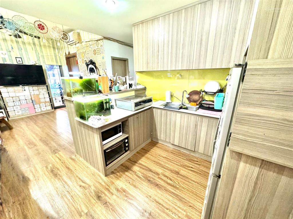 Chính chủ bán căn hộ sài gòn town thoại ngọ hầu, 2 phòng ngủ 2wc, lầu 5, giá 2.4 tỷ tuấn 0901 499 ***