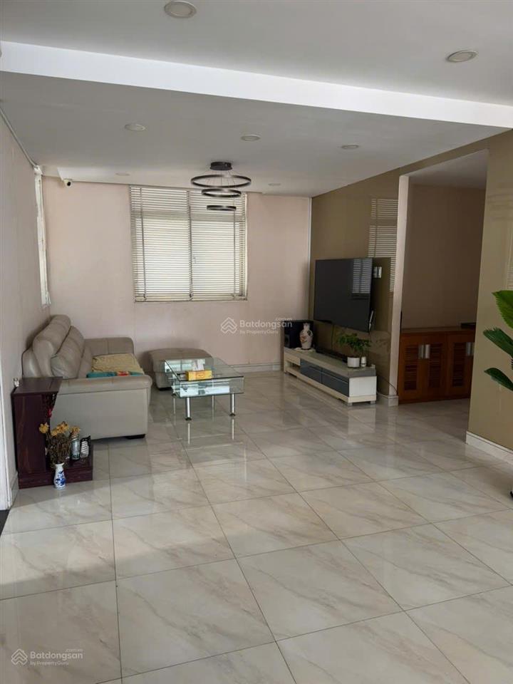 Chính chủ bán căn hộ screc, 157m, 4 phòng ngủ, 4 wc, view đông nam, sổ hồng, giá 9.5 tỷ 0901 499 ***