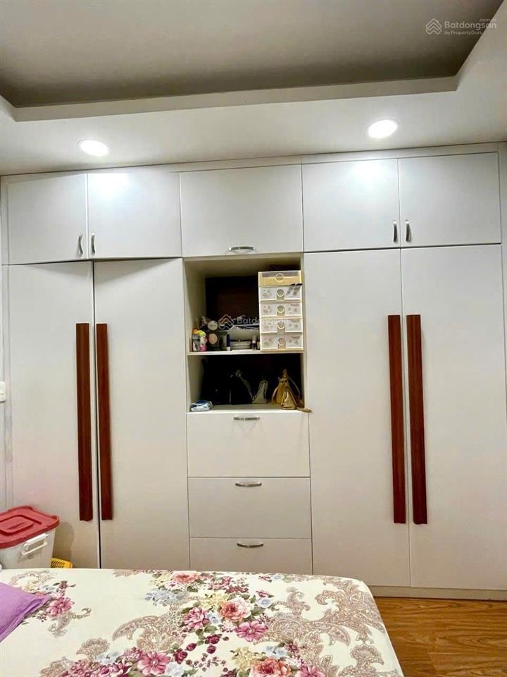 Bán căn hộ 91 phạm văn hai, gần sân bay, 65m, 2 phòng ngủ, 2 wc, sổ hồng, giá 5 tỷ. tuấn 0901 499 ***