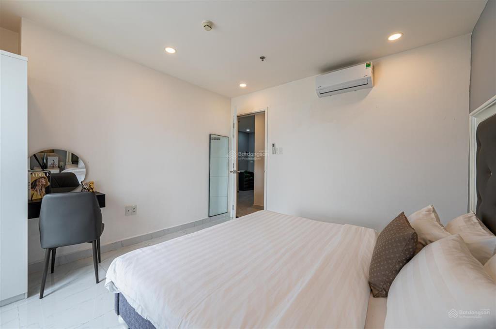 Bán căn hộ screc, 92m2 lầu 8, 2 phòng ngủ, 2wc view lanmark, sổ hồng, giá 4.9 tỷ. tuấn 0901 499 ***