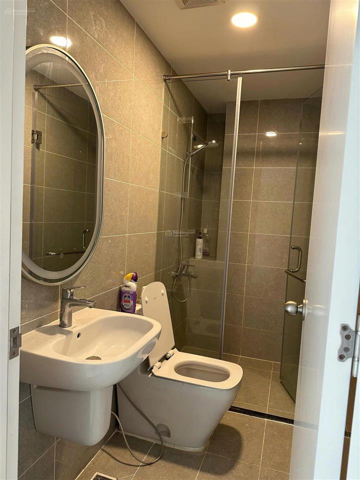 Chính chủ bán căn hộ bàu cát ii, 70m, lô m, 2 phòng ngủ 2wc, view q1, sổ hồng giá 3.8 tỷ 0901 499 ***