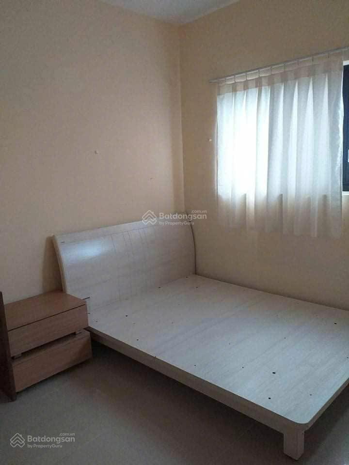Nhà mình cần bán căn hộ era lạc long quân, 62m 2 phòng ngủ, có ban công, giá 2.7 tỷ tuấn 0901 499 ***
