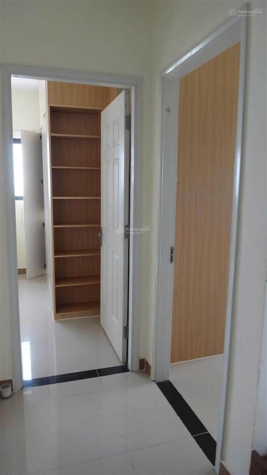 Nhà mình cần bán căn hộ era lạc long quân, 62m 2 phòng ngủ, có ban công, giá 2.7 tỷ tuấn 0901 499 ***