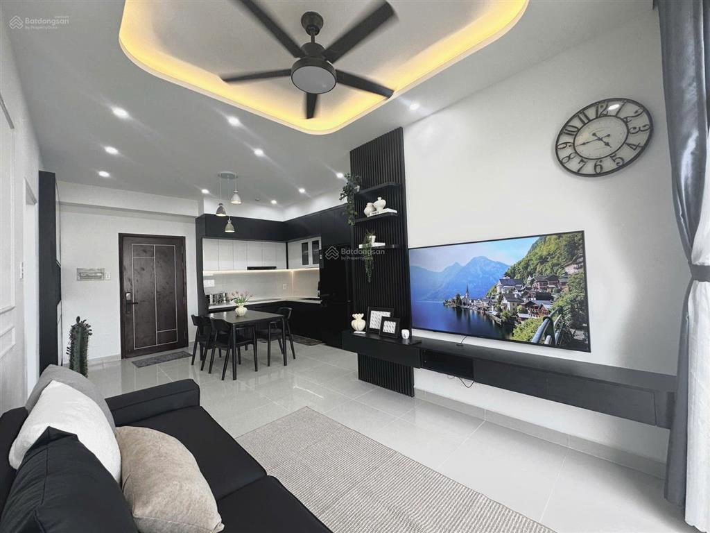 Bán căn hộ valeo đầm sen, 100m2, 3 phòng ngủ, 2 wc, sổ hồng, hàng hiếm, giá 5.4 tỷ tuấn 0901 499 ***