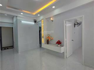 Chính chủ bán chung cư phú thọ, lầu 8, 65m2, 2 phòng ngủ, 2wc, sổ hồng, giá 3.75 tỷ tuấn 0901 499 ***