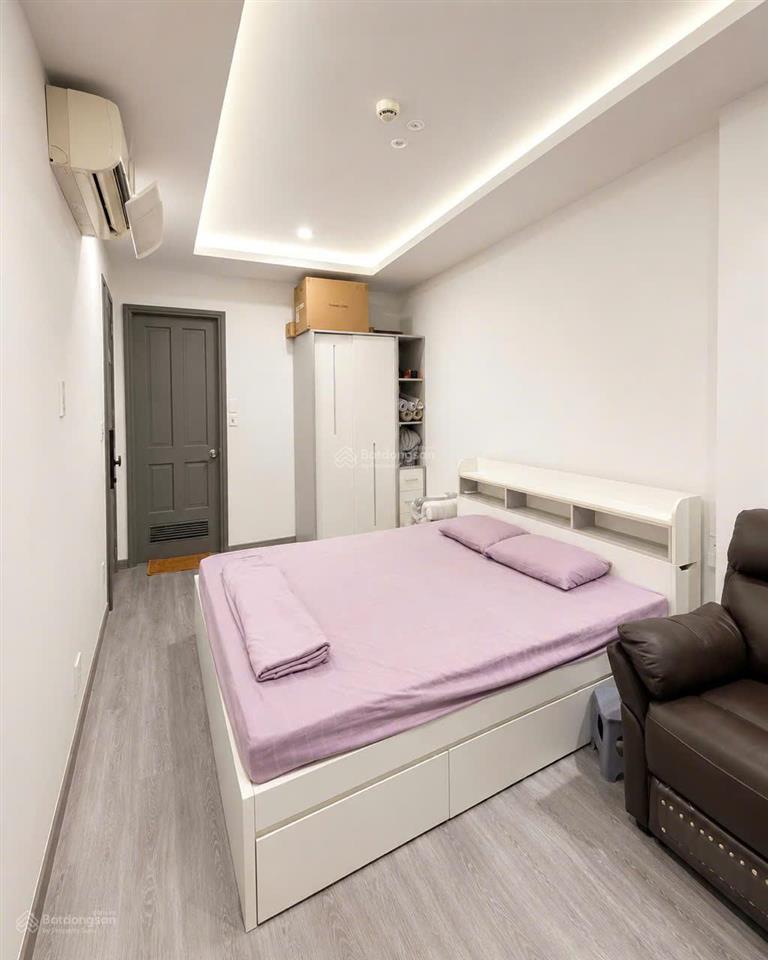 Bán chung cư sky center, 5b phổ quang, sát sân bay, 100m², 3 phòng ngủ, giá 8.2 tỷ tuấn 0901 499 ***