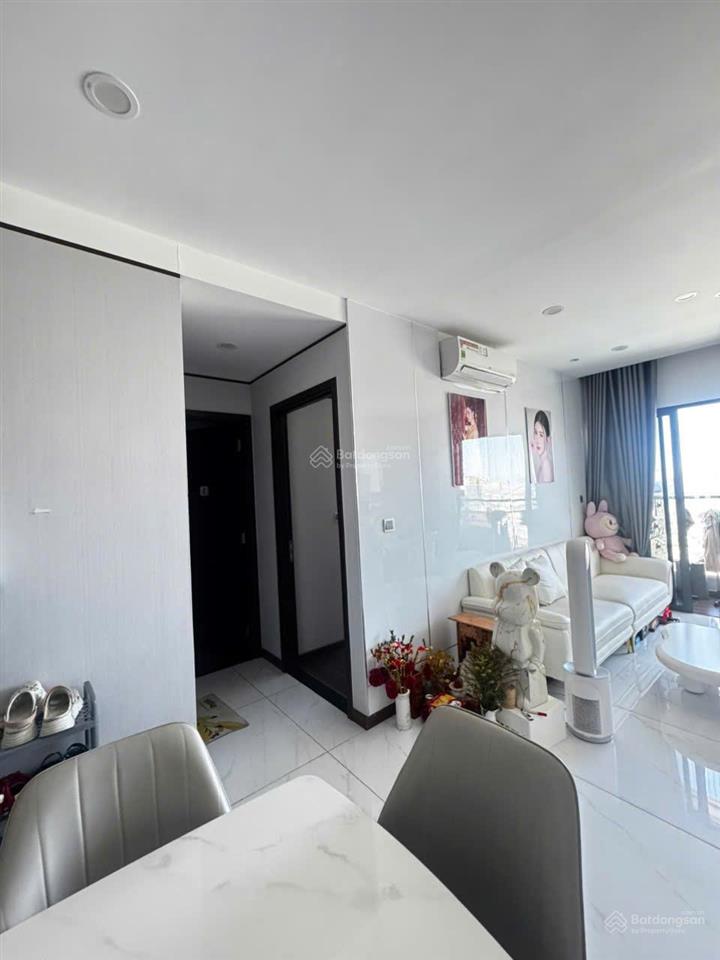 Bán căn hộ res green, 62m, 2 phòng ngủ, 2wc, ban công phòng khách, sổ hồng, 4.5 tỷ. tuấn 0901 499 ***