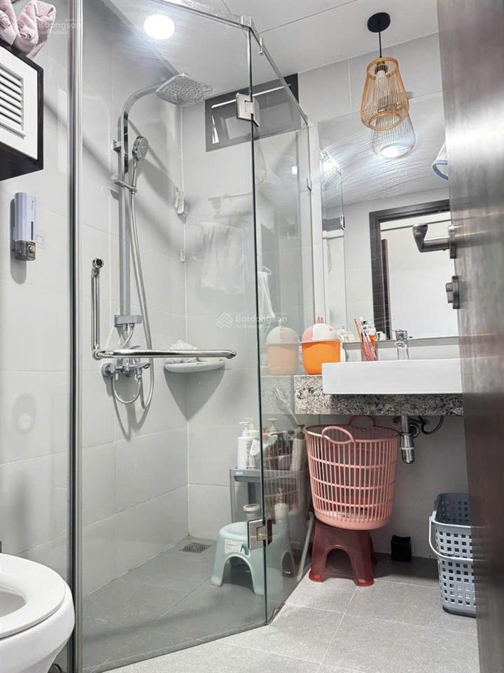 Bán căn hộ res green, 62m, 2 phòng ngủ, 2wc, ban công phòng khách, sổ hồng, 4.5 tỷ. tuấn 0901 499 ***