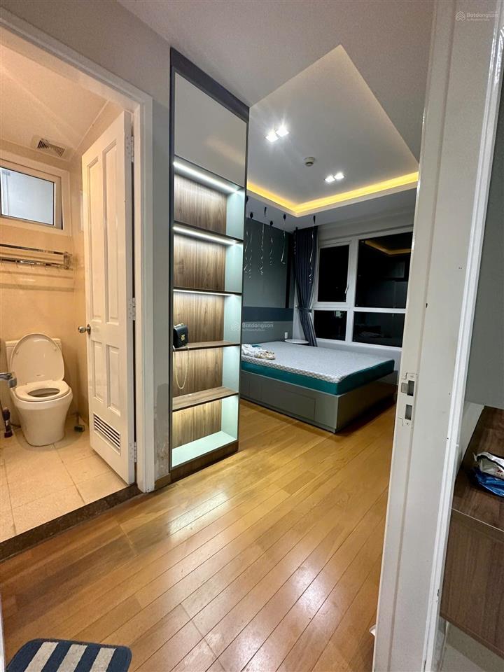 Chính chủ bán căn hộ sky center, 10 phổ quang, 75m, 2 phòng ngủ, 2wc, giá 5.5 tỷ tuấn  0901 499 ***