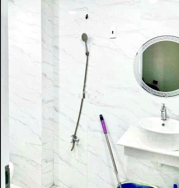 Bán căn hộ 8x đầm sen, 51m, 1 phòng ngủ, ban công phòng khách, sổ hồng, giá 2.3 tỷ tuấn 0901 499 ***