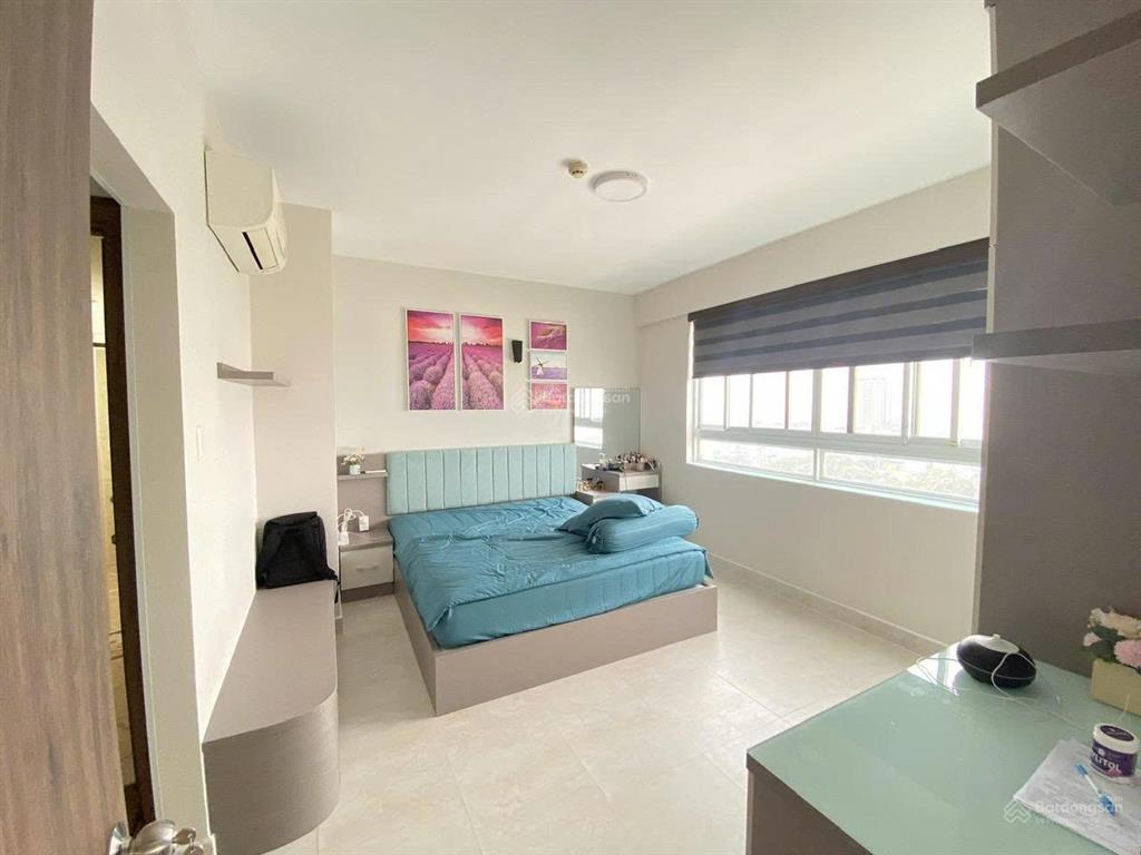 Bán căn hộ hùng vương plaza, 118m, 3 phòng, 3wc, ban công phòng khách, giá 8.5 tỷ tuấn 0901 499 ***