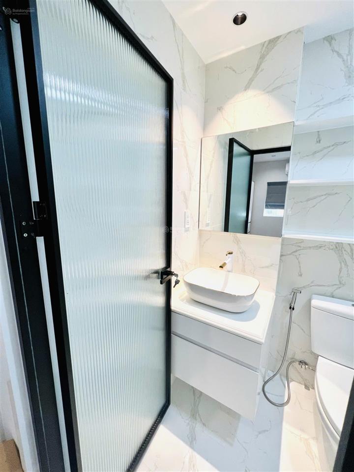 Bán chung cư oriental plaza, 78m, 2 phòng ngủ 2wc, giá hời thành phố chỉ 3,5 tỷ tuấn 0901 499 ***