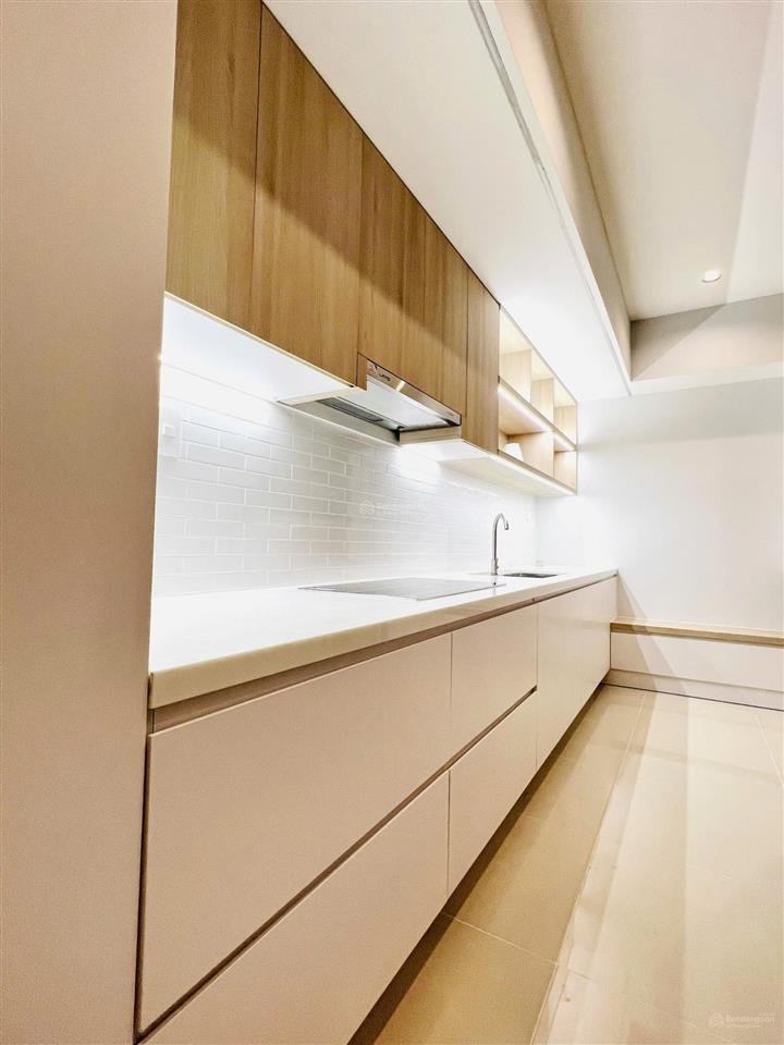 Bán chung cư oriental plaza, 78m, 2 phòng ngủ 2wc, giá hời thành phố chỉ 3,5 tỷ tuấn 0901 499 ***