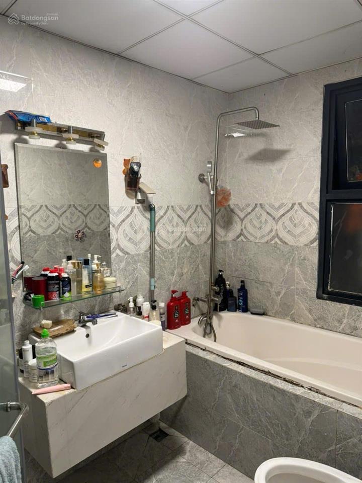 Chính chủ bán chung cư satra eximland, 88m, lầu 9, 2 phòng ngủ, sổ hồng, giá 7.1 tỷ tuấn 0901 499 ***