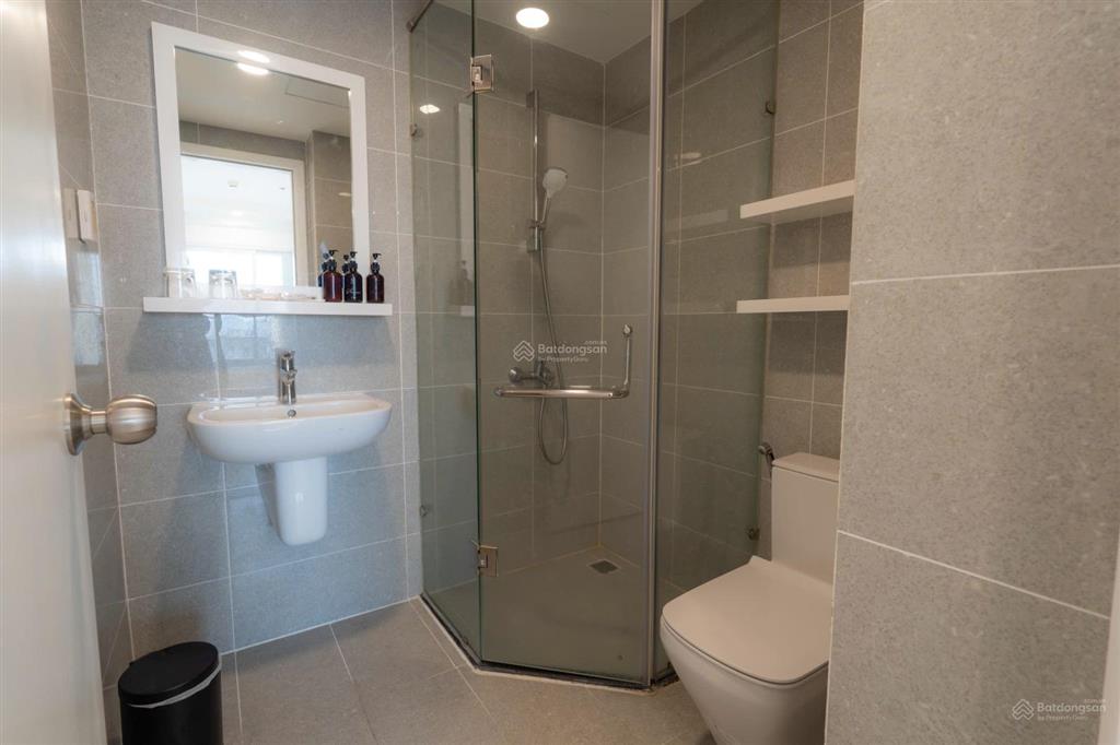 Chính chủ bán chung cư terra royal, quận 3, 72m, 2 phòng ngủ 2wc, sổ hồng, giá 8 tỷ tuấn 0901 499 ***